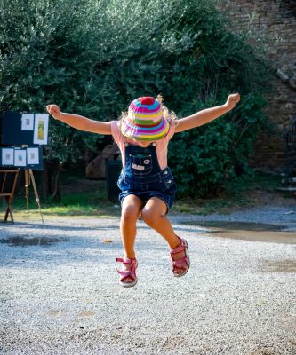 kind therapie springen